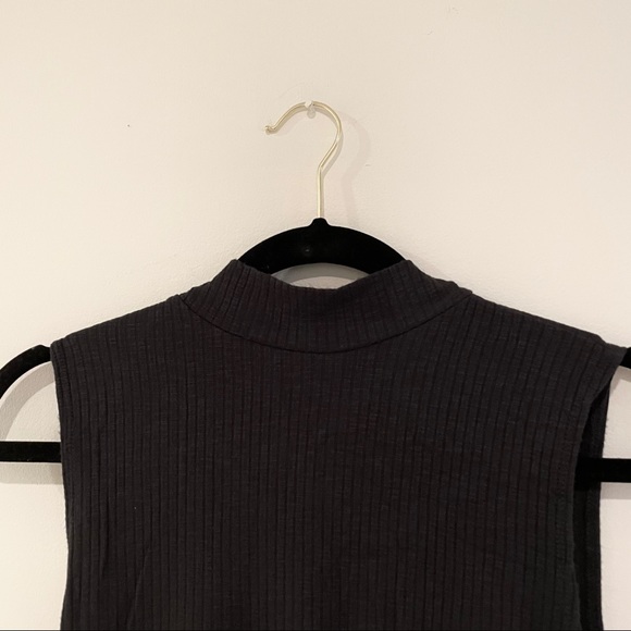 ModCloth Mock Neck Tank - Picture 5 of 7